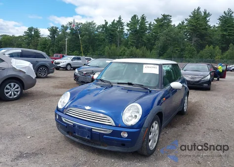 2004 Mini Cooper из США, поврежденный, VIN WMWRC33494TC53465